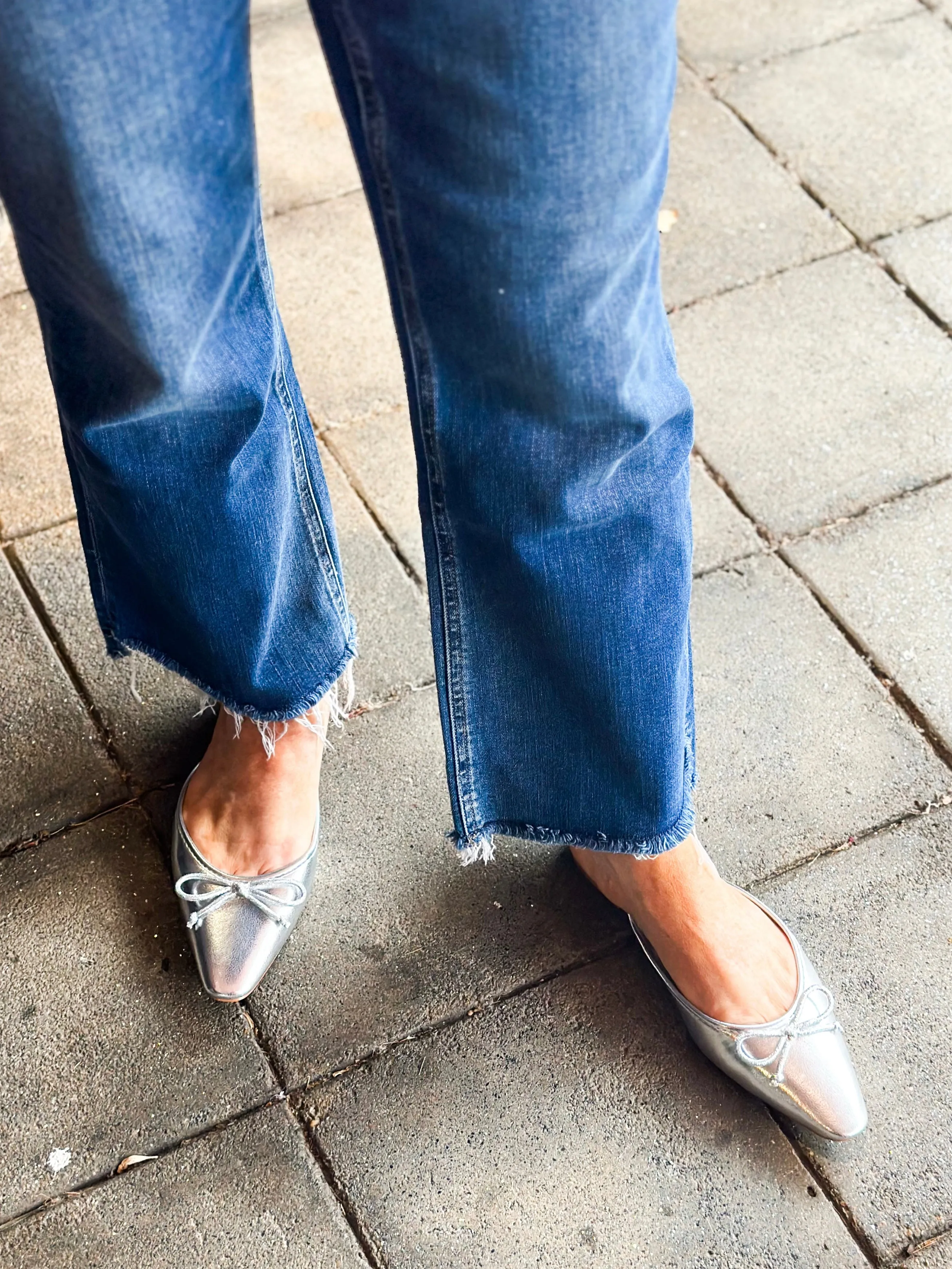 Bow Pointed Toe Flat