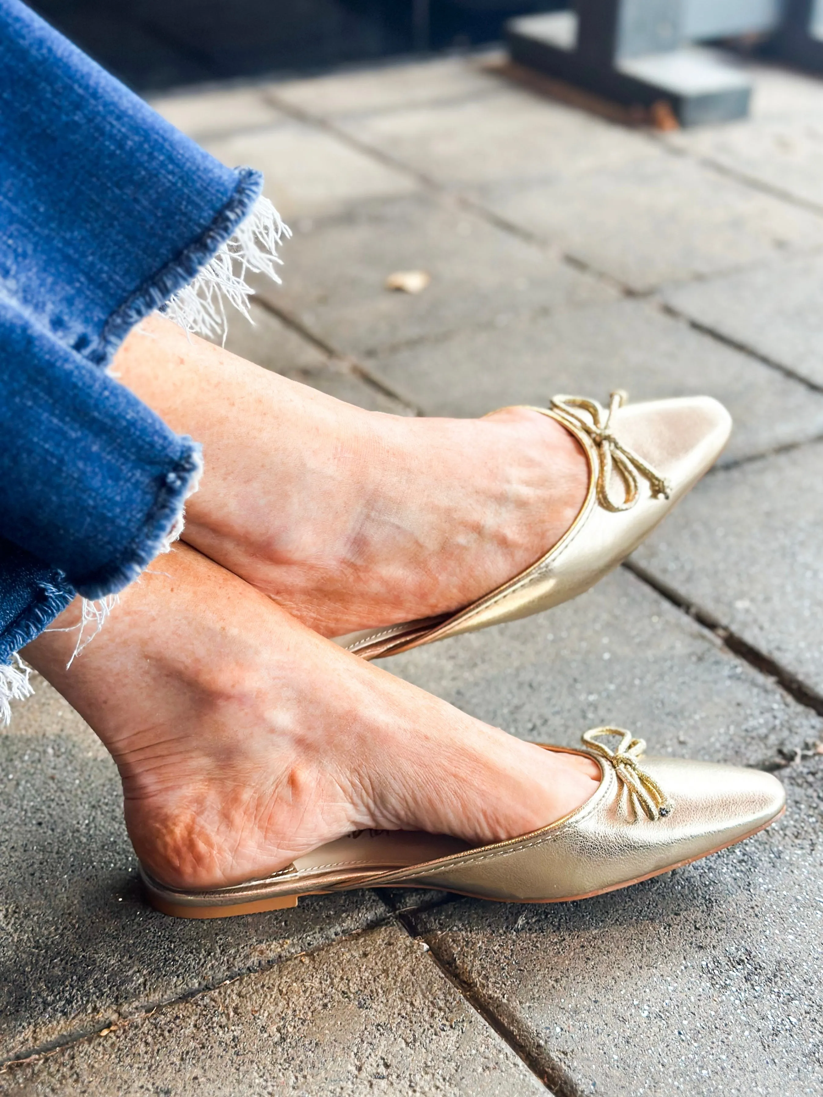 Bow Pointed Toe Flat