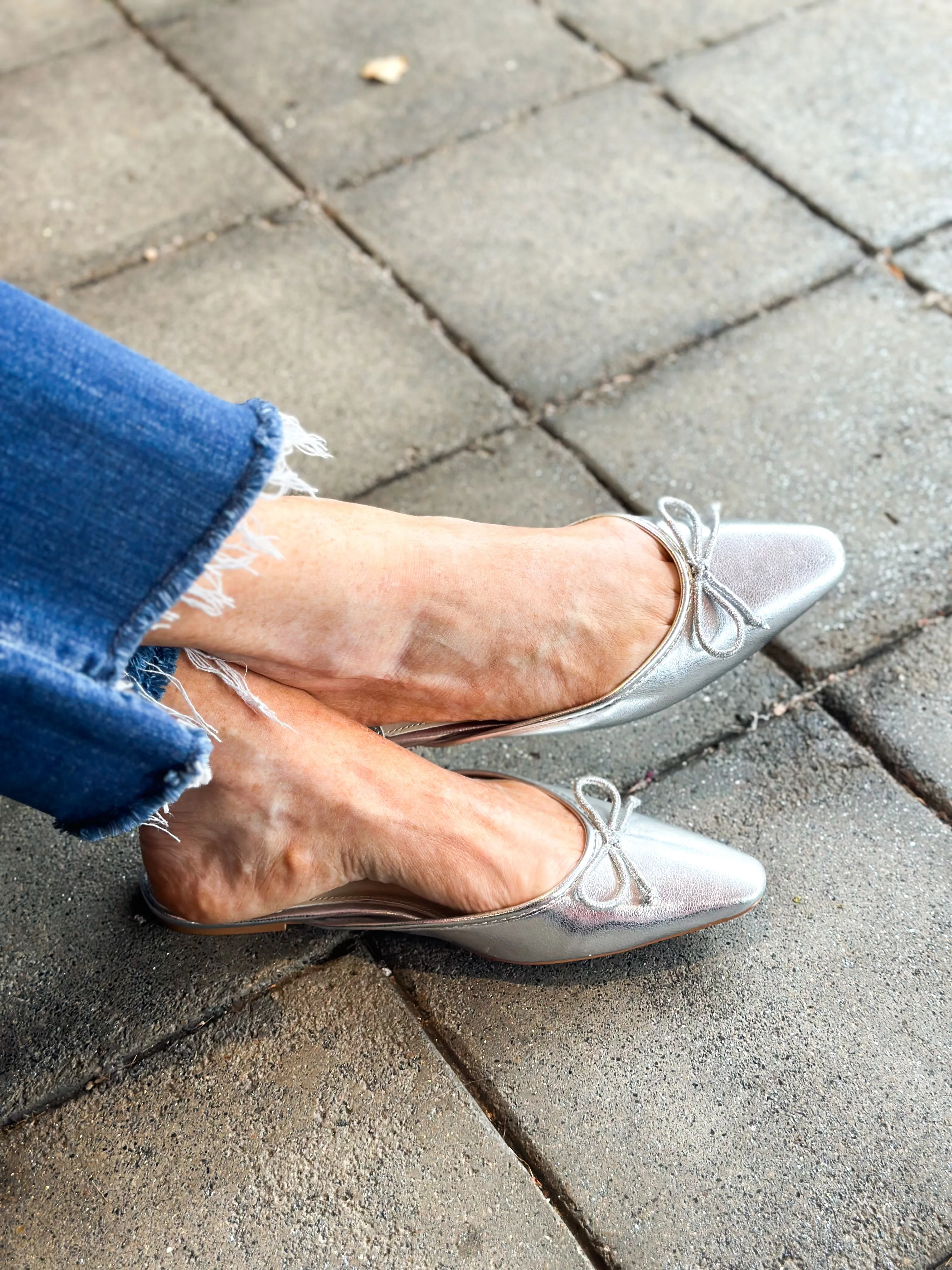 Bow Pointed Toe Flat