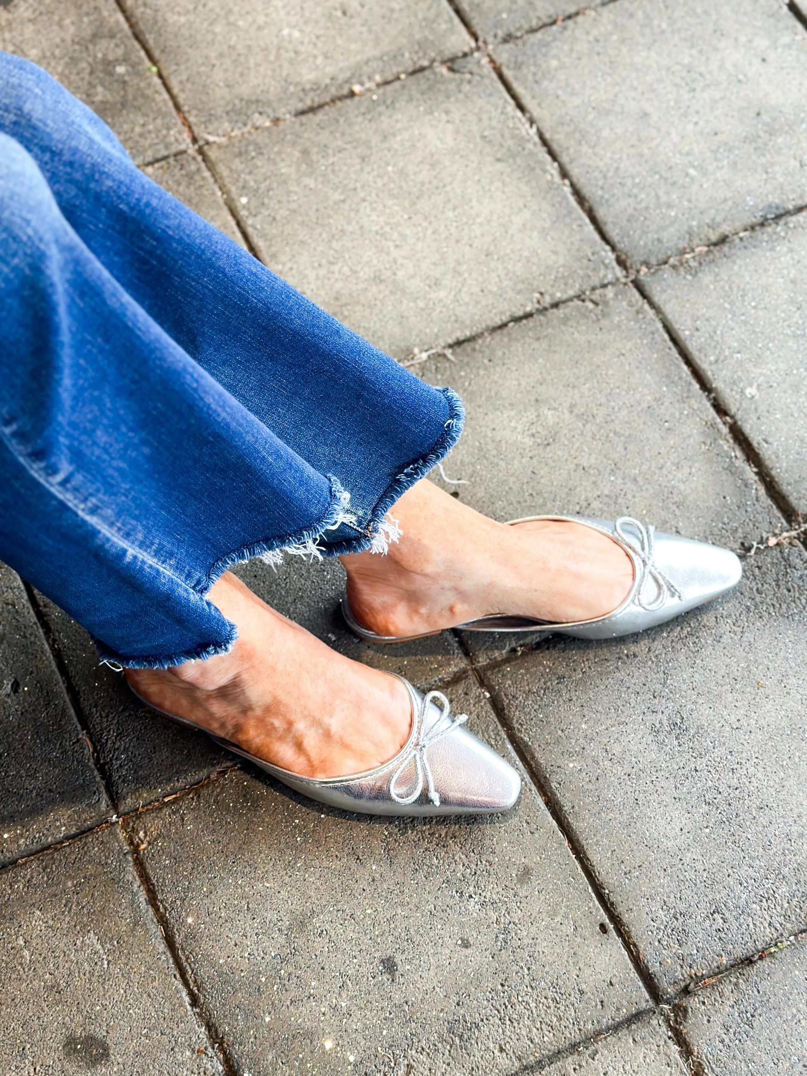 Bow Pointed Toe Flat