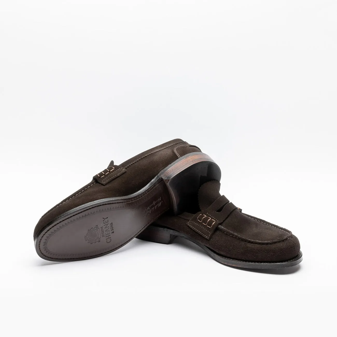 Mocassino penny Cheaney Joseph & Sons Dover EF in camoscio marrone (Bitter chocolate)
