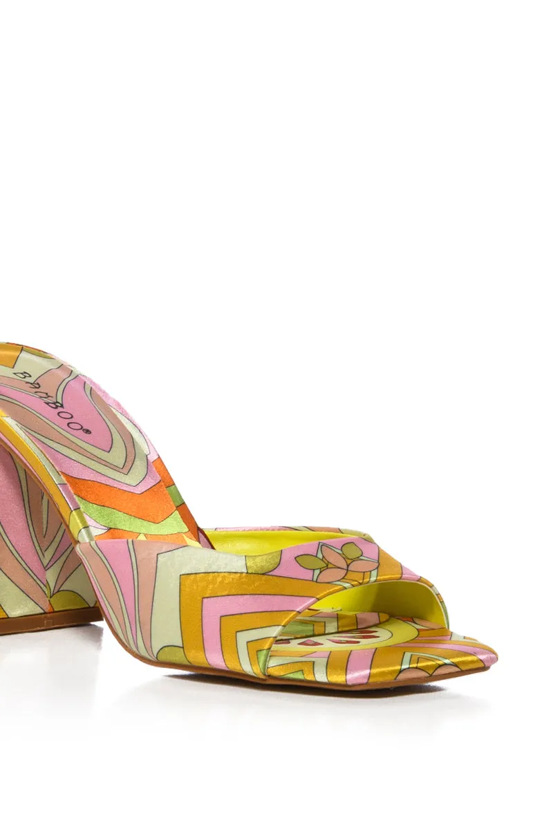 UNTOLD PATTERN DESIGN CHUNKY SANDAL IN YELLOW