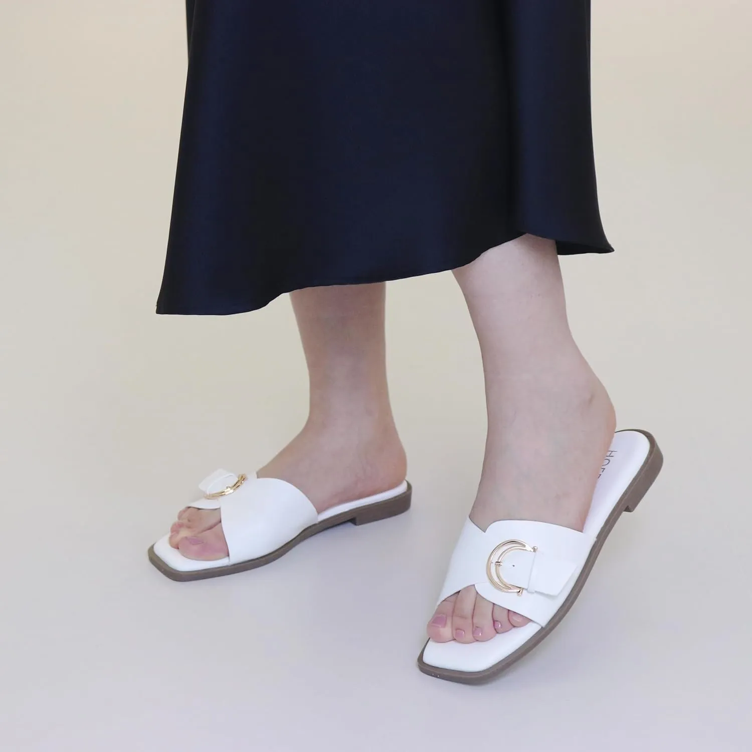 Womens Flat Sandals Round Open Toe Slip On Leather Slides for Summer